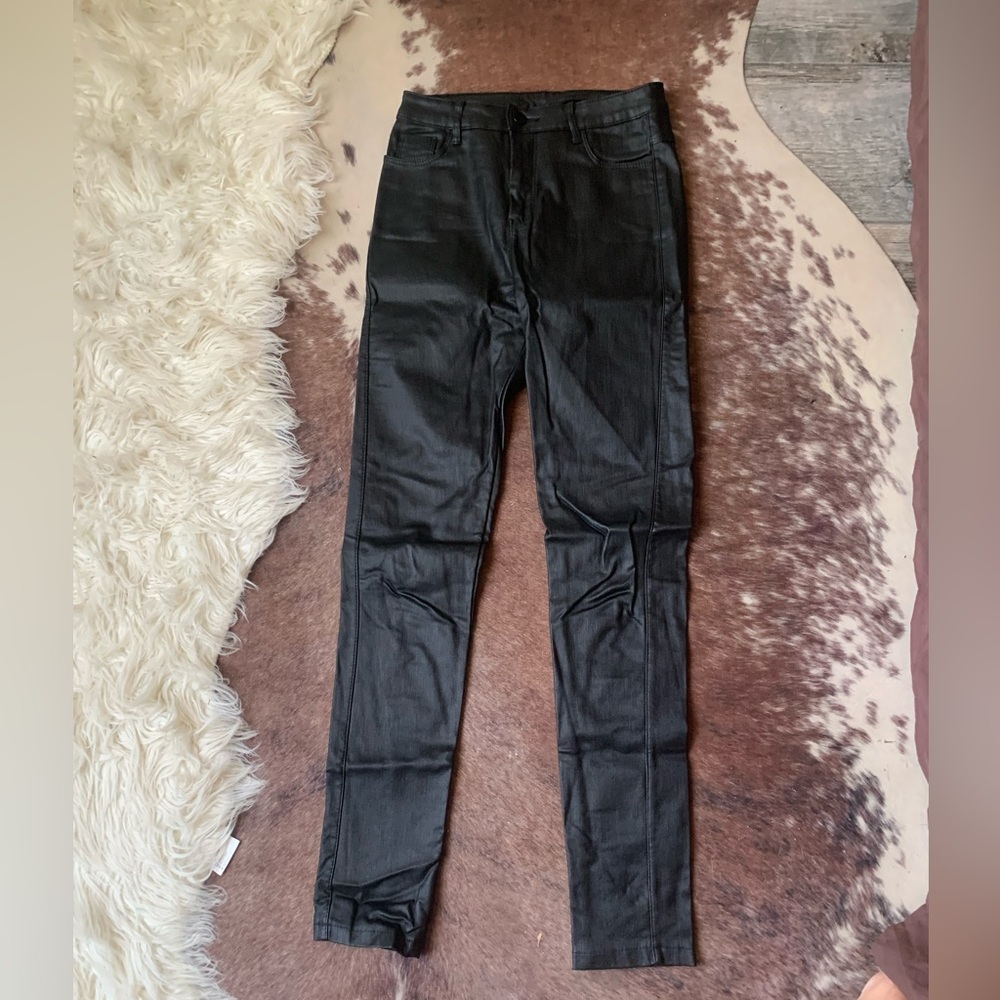 Black pleather skinny jeans